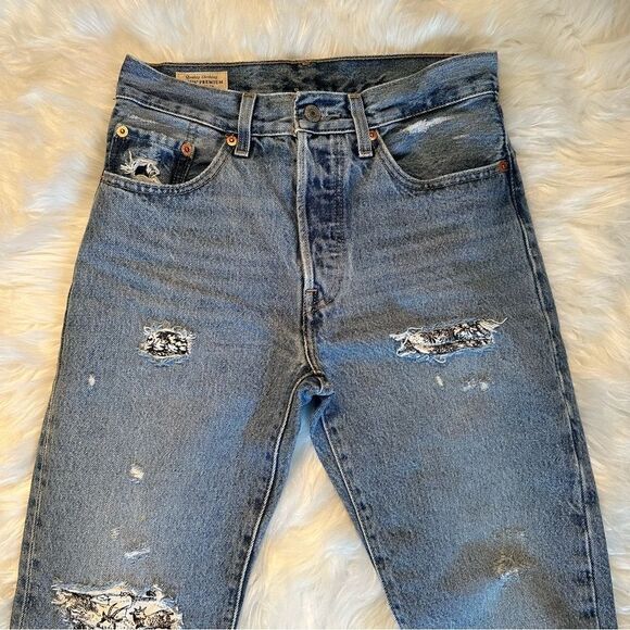 Women’s 501 Levi’s - Picture 2 of 12